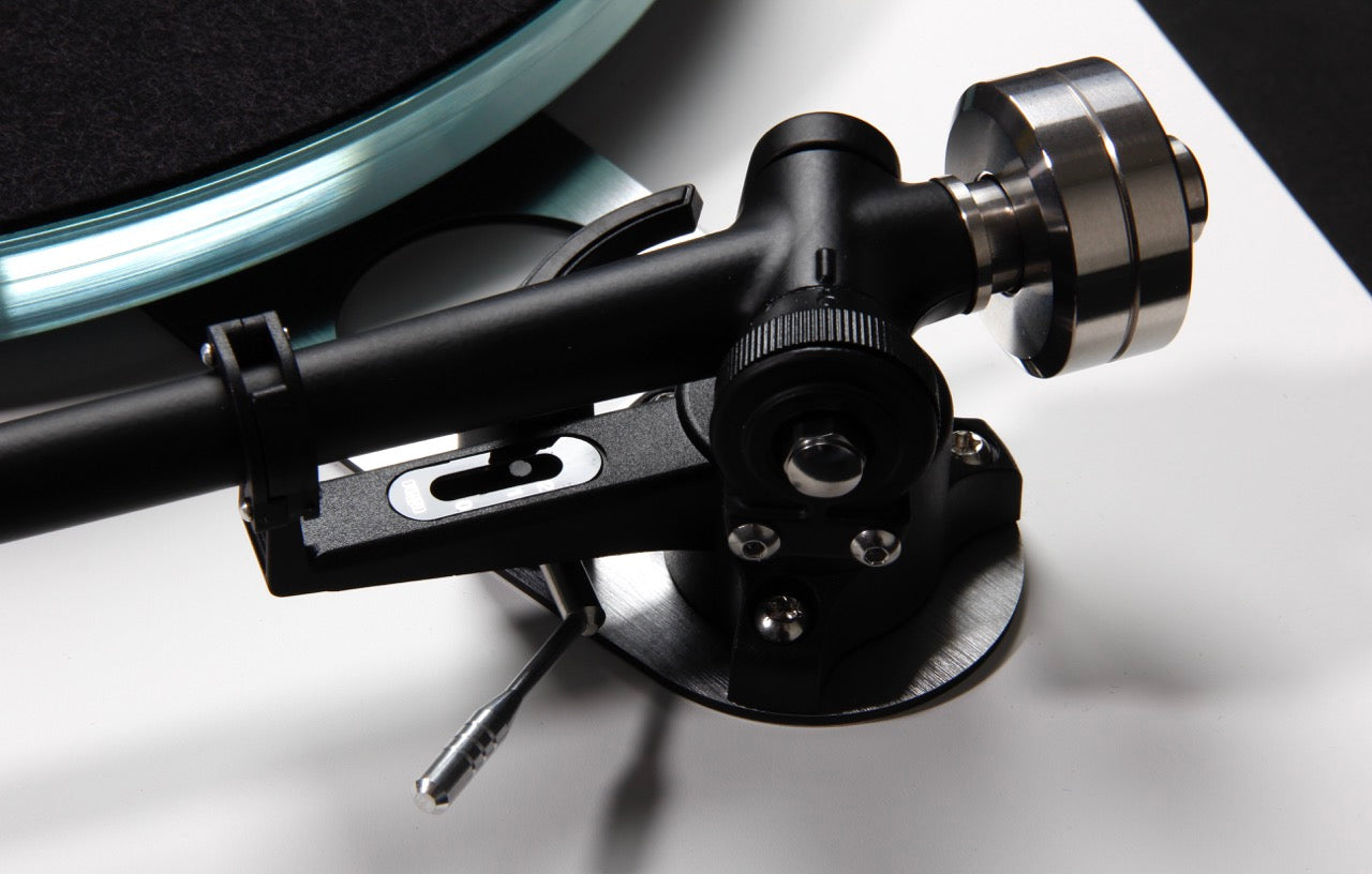 Rega Planar 6 Turntable